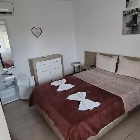 Pensionat Casa Ari 3*